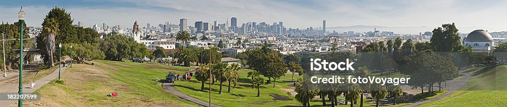Dolores parque Mission distrito panorama del centro de la ciudad de San Francisco, California - Foto de stock de Aire libre libre de derechos