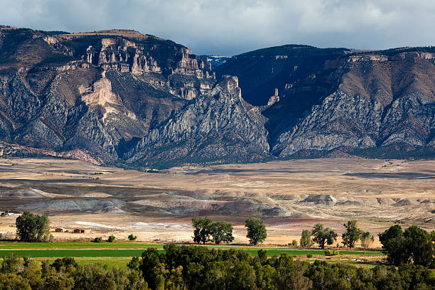 istock Layered Western Landscape With Mountain Mesa 182207783