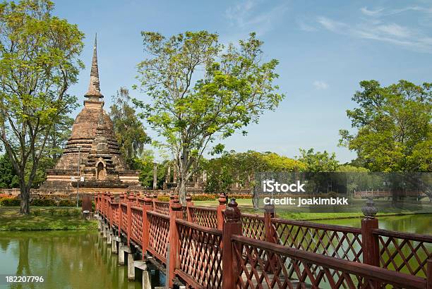 Photo libre de droit de Ancienne Pagode De Sukhothaï En Thaïlande banque d'images et plus d'images libres de droit de Antique - Antique, Architecture, Art antique