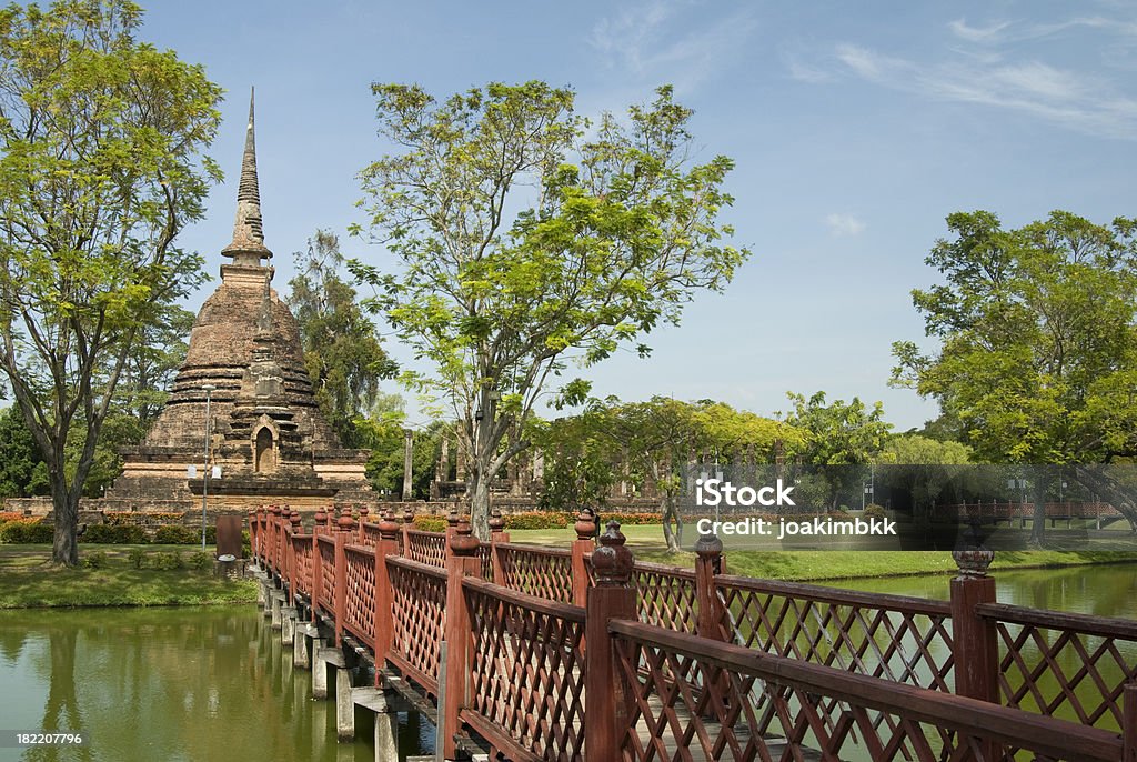 pagoda starożytnych w Sukhothai w Tajlandii - Zbiór zdjęć royalty-free (Antyki)