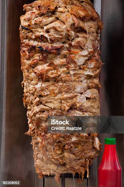 Grilling Carne - Fotografias de stock e mais imagens de Shawarma - Shawarma, Gyro - Comida, Assado