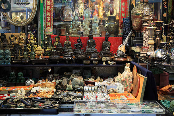 istock Religious souvenir shops in Hongkong 182208413