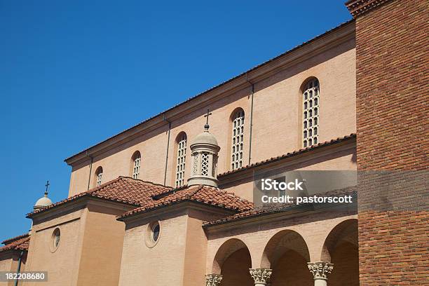 로마네스크 교회 어도비에 대한 스톡 사진 및 기타 이미지 - 어도비, 0명, 건물 정면