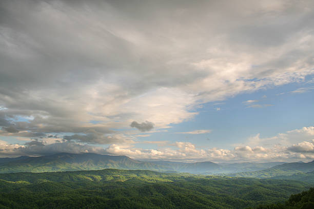 istock Clearing Storm in the Smoky Mountains Cloud View 182210400