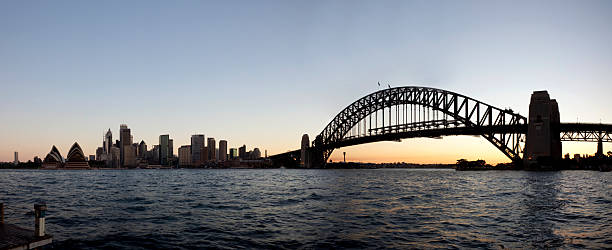 istock Sydney Harbour Bridge At Dusk 182210772