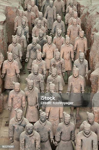 China Terracota Warrior Army Soldier Antiguo Régimen De Xian Foto de stock y más banco de imágenes de China