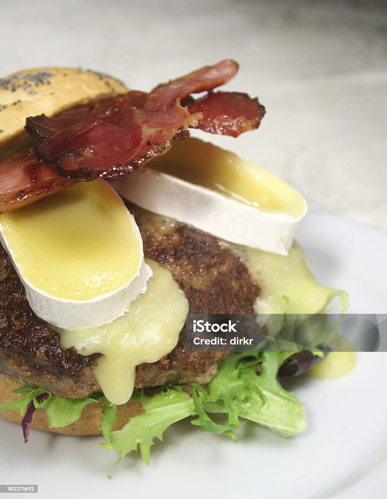 Tyrol tocino Brie hamburguesa - Foto de stock de Alimento libre de derechos