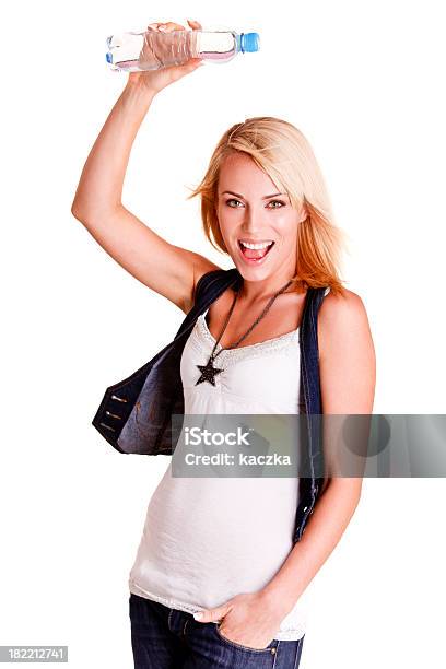 Hermosa Chica Con Botella De Agua Aislado En Blanco Foto de stock y más banco de imágenes de Adulto