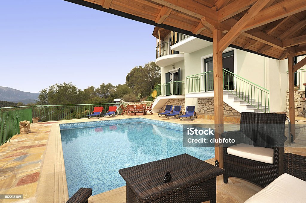 Fundos de villa com Piscina privada - Royalty-free Admirar a Vista Foto de stock