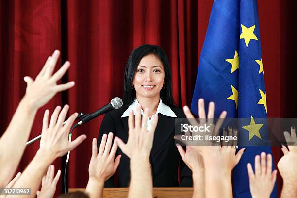 Foto de Vivavoz e mais fotos de stock de Bandeira da Comunidade Européia - Bandeira da Comunidade Européia, Seminário - Reunião, Aplaudindo