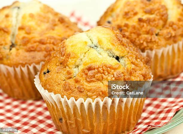 Mirtilo Muffins De Pequenoalmoço - Fotografias de stock e mais imagens de Alimentação Não-saudável - Alimentação Não-saudável, Alimento Básico, Assado no Forno