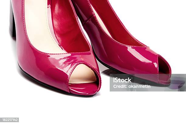 Rote Schuhe Stockfoto und mehr Bilder von Eleganter Schuh - Eleganter Schuh, Fotografie, Hergestellter Gegenstand