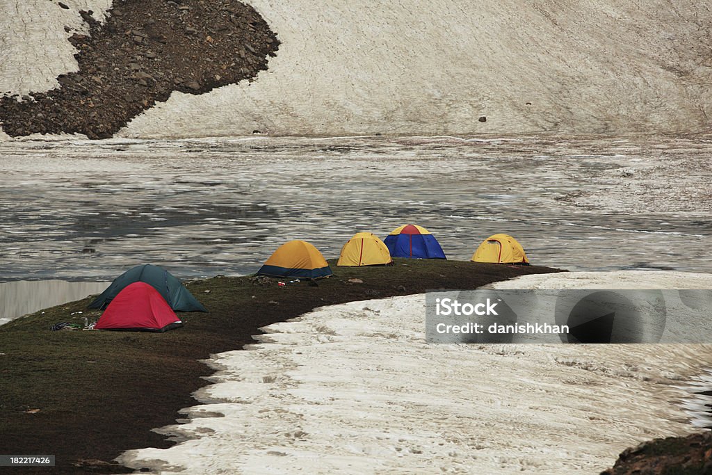 없어도 시 연결되어 Ratti Nar 호수, 카슈미르, 13,000 ft - 로열티 프리 가정용 텐트 스톡 사진