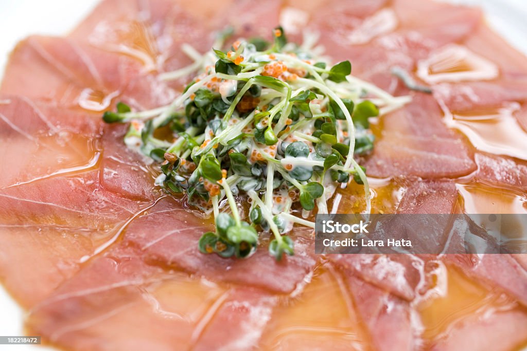 ahi Thunfisch-carpaccio, isoliert auf weiss - Lizenzfrei Bildschärfe Stock-Foto
