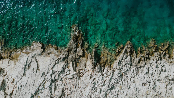 istock Waves splashing to the rocks.. 1822195150