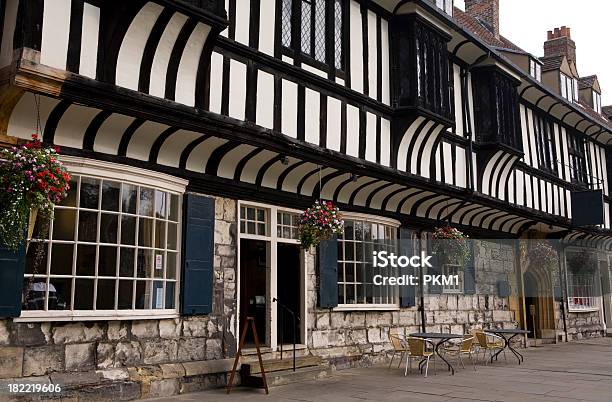 Foto de York St Williams College e mais fotos de stock de Armação de Madeira - Armação de Madeira, Arquitetura, Casa