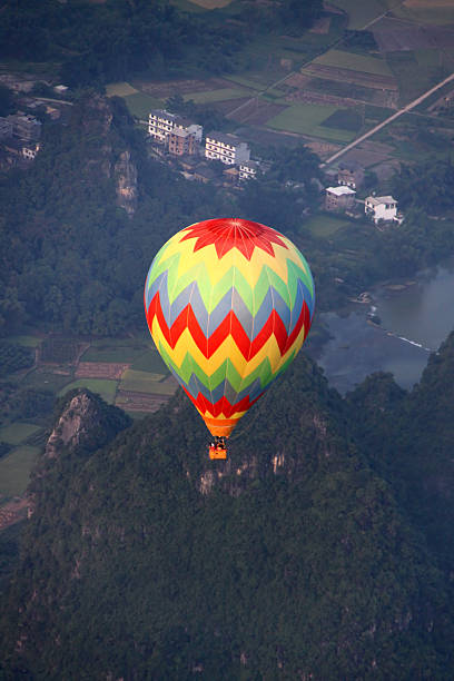 istock Hot air balloon 182221554