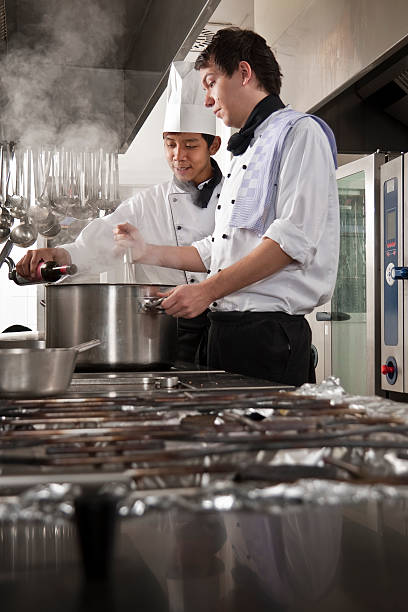 셰프리 및 실습생 - chef trainee cooking teenager 뉴스 사진 이미지