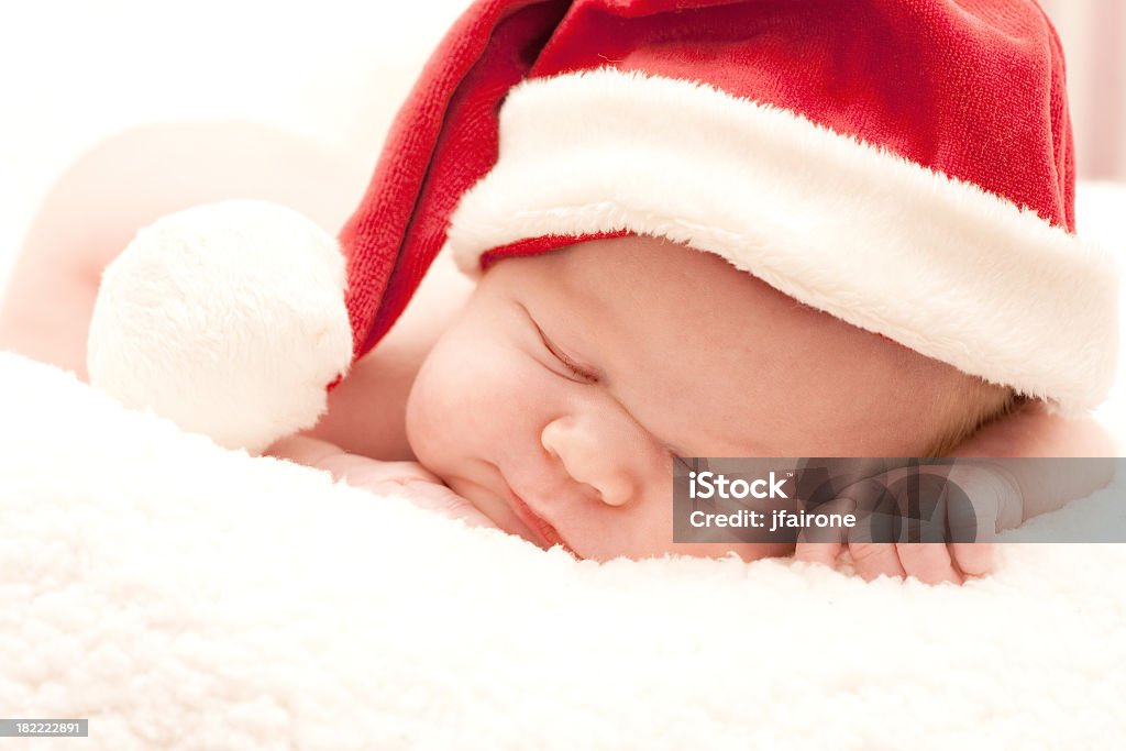 Nouveau-né avec Chapeau de Père Noël - Photo de Chapeau de Père Noël libre de droits