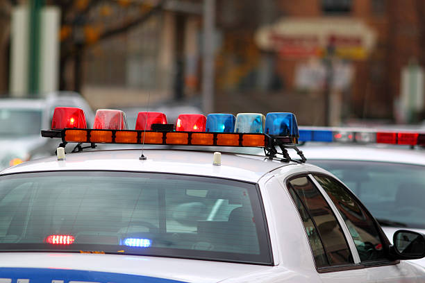 istock Police siren lights 182225916
