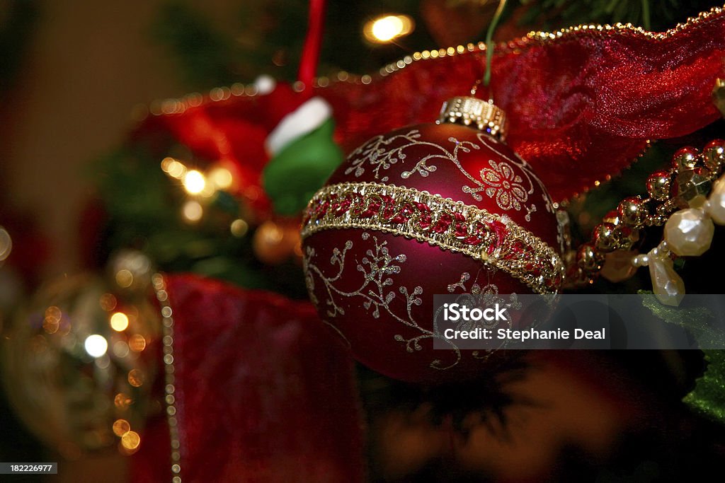 Bola de Árvore de Natal vermelho - Royalty-free Bola de Árvore de Natal Foto de stock