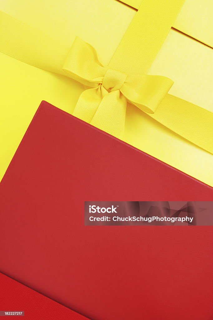 Scatola regalo vacanza con fiocco regalo - Foto stock royalty-free di Acquisti a domicilio
