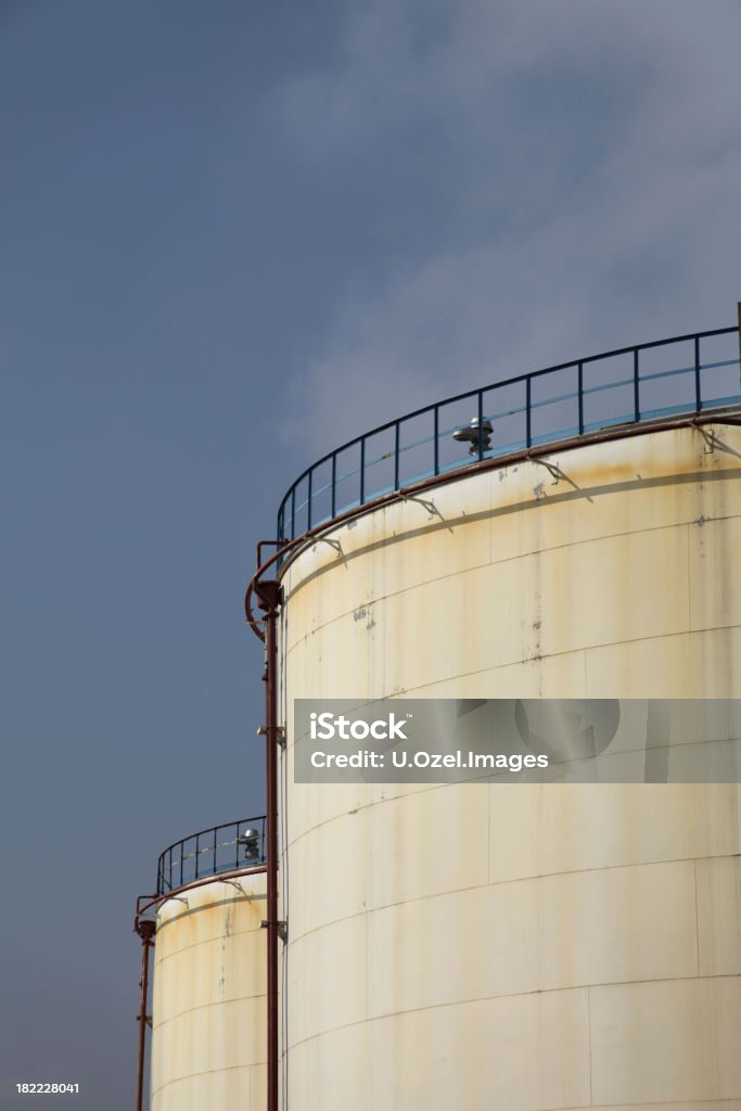 Serbatoi di carburante - Foto stock royalty-free di Bianco