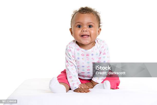 웃는 아기 여자아이 6-11 개월에 대한 스톡 사진 및 기타 이미지 - 6-11 개월, 미소, 바지-의복