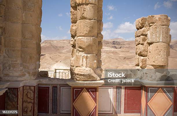 Ruiny Masada - zdjęcia stockowe i więcej obrazów Bez ludzi - Bez ludzi, Budynek z zewnątrz, Chmura