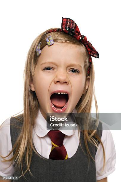 Foto de Escola Menina Gritando Retrato De Estúdio e mais fotos de stock de 6-7 Anos - 6-7 Anos, Aluna, Aluno de Primário