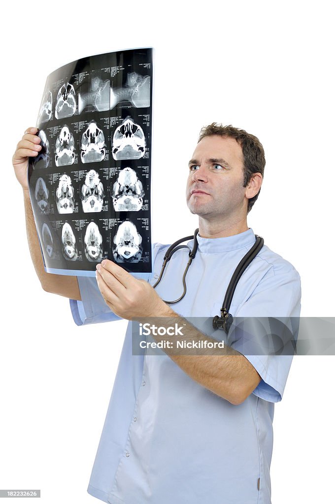 Arzt analysieren Magnetresonanztomographie - Lizenzfrei Analysieren Stock-Foto