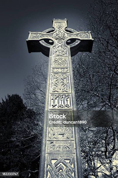 Croce Celtica Monument - Fotografie stock e altre immagini di A forma di croce - A forma di croce, Abbazia di Bolton, Antico - Condizione