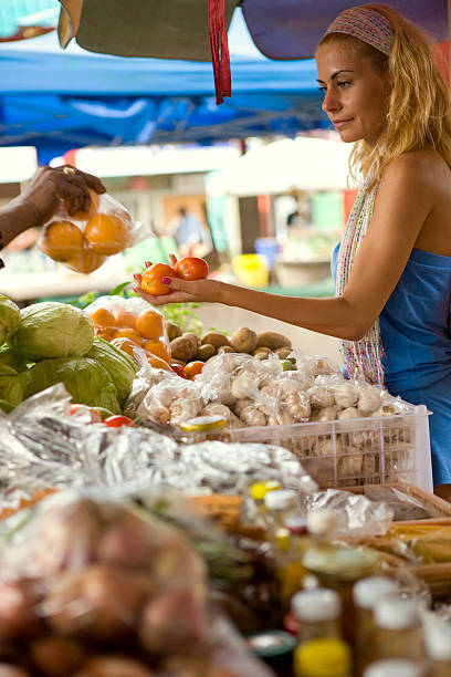 istock Farmer's market 182234182