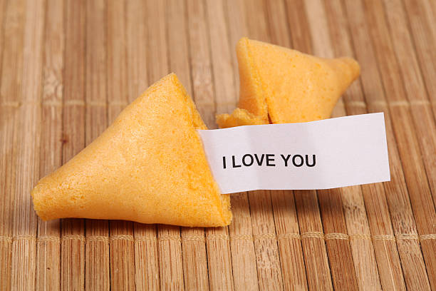 bilhete de amor - aspirations chinese cuisine fortune cookie wishing imagens e fotografias de stock