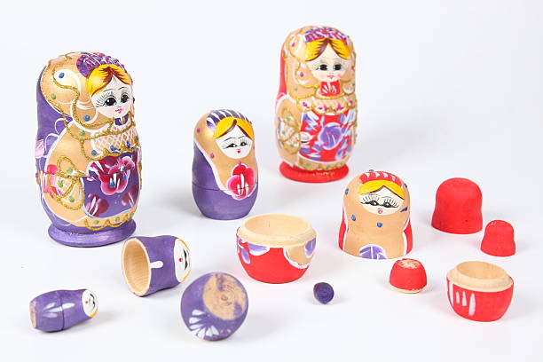 ninhos bonecas russas - russian nesting doll skill doll russia - fotografias e filmes do acervo