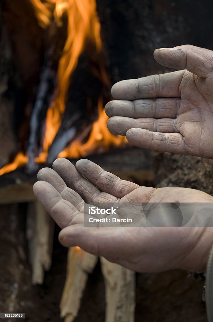 Hände und Feuer - Lizenzfrei Lagerfeuer Stock-Foto