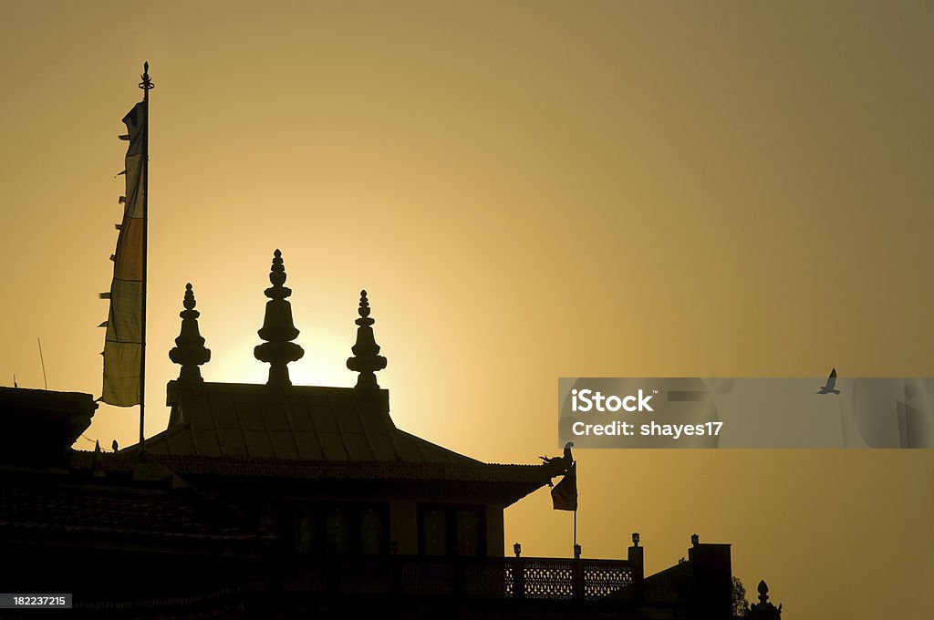 temple bouddhiste silhouette - Photo de Asie libre de droits