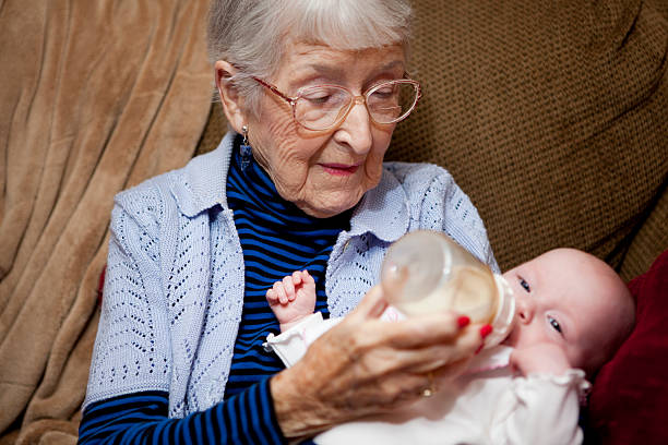 bisavó e filha criança família grande - great grandmother imagens e fotografias de stock