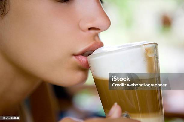 Café - Fotografias de stock e mais imagens de Copo - Copo, Face Humana, Provar