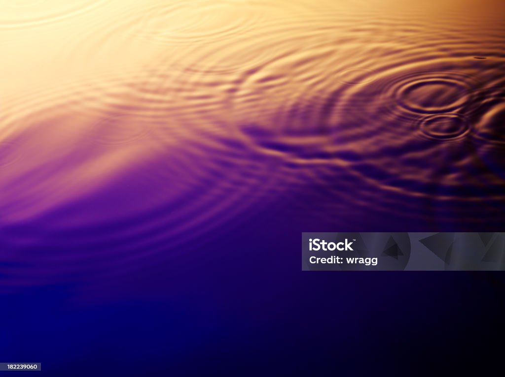 Púrpura y oro, agua - Foto de stock de Agua libre de derechos
