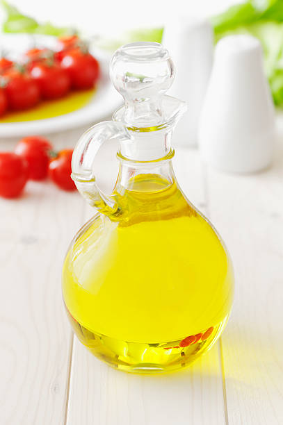 istock Bottle of vegetable oil 182239251