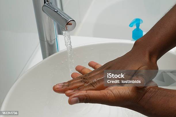 Hand Waschenreiben Palms Stockfoto und mehr Bilder von Afrikanischer Abstammung - Afrikanischer Abstammung, Afro-amerikanischer Herkunft, Ansteckende Krankheit
