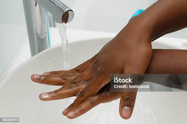 Foto de Mão De Limpeza De Lavagem Das Mãos e mais fotos de stock de Afro-americano - Afro-americano, Assunto, Bactéria