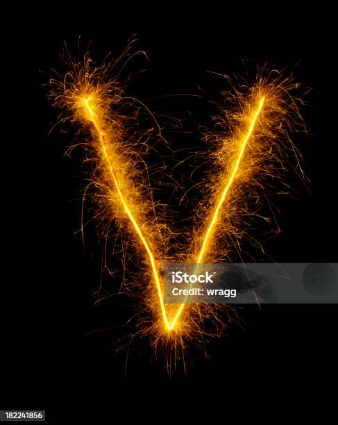 Buchstabe V Auf Das Feuerwerk Stockfoto und mehr Bilder von Alphabet - Alphabet, Beleuchtet, Brennen