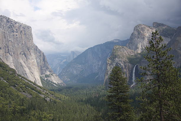 istock Bridalveil Fall, El Capitan and Cathedral Spires in Yosemite 182241927