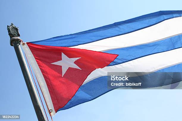 Bandeira Cubana - Fotografias de stock e mais imagens de América Latina - América Latina, Ao Ar Livre, Azul