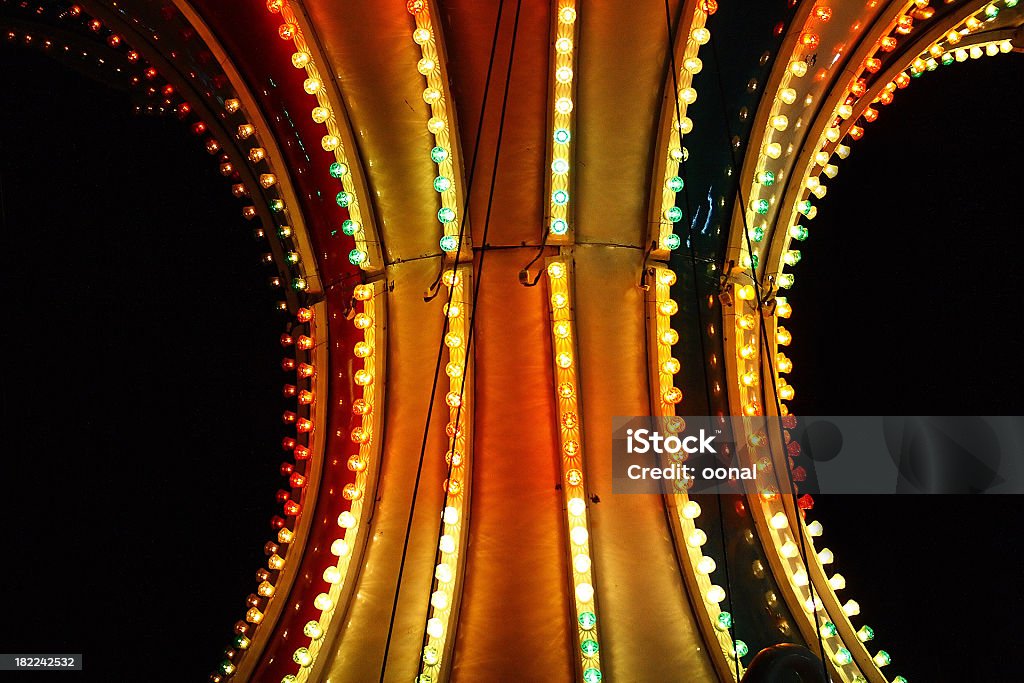 Parco divertimenti luci - Foto stock royalty-free di Carnevale scolastico