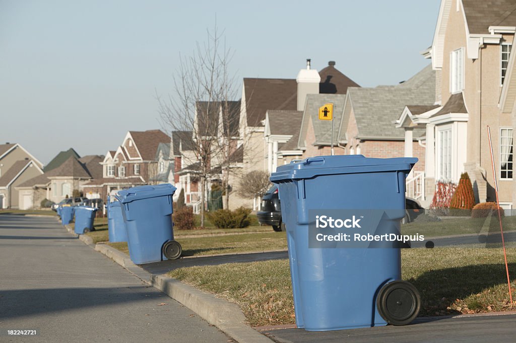 Recyclage jour - Photo de Container de tri sélectif des déchets libre de droits