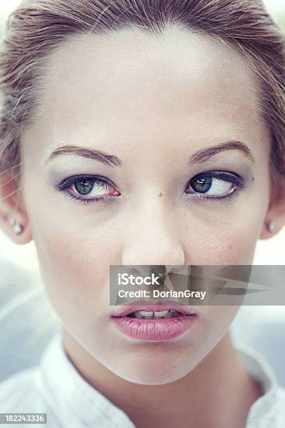 Retrato - Fotografias de stock e mais imagens de 20-29 Anos - 20-29 Anos, Beleza, Boca Aberta