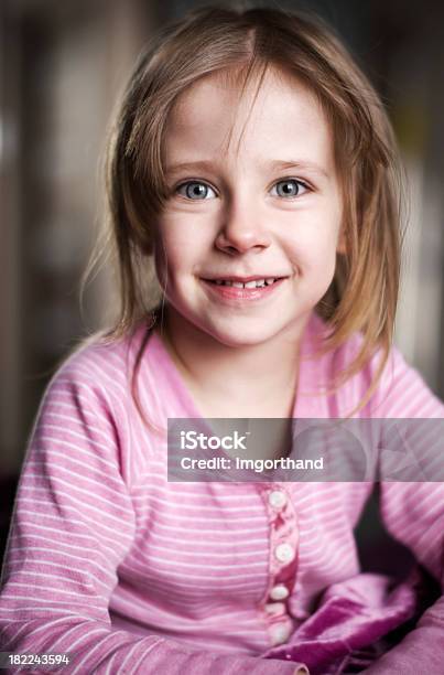 인물 사진 소녀만 4-5세에 대한 스톡 사진 및 기타 이미지 - 4-5세, 6-7 살, 감정